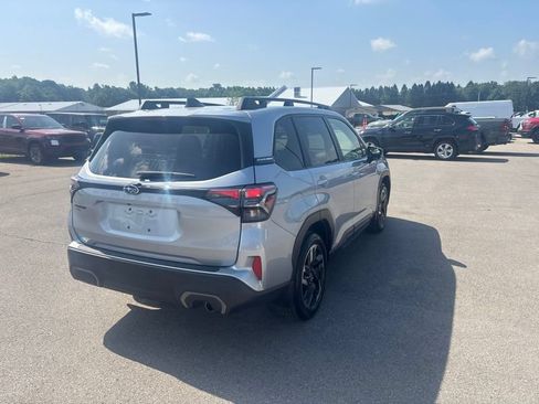 Used 2025 Subaru Forester Limited AWD/4WD image 3
