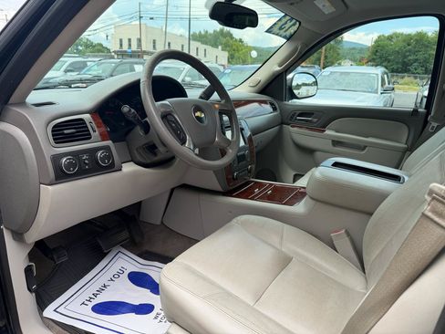 Used 2013 Chevrolet Tahoe LTZ AWD/4WD image 9