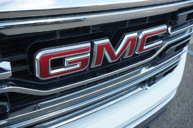 Used 2025 GMC Sierra 1500 SLT AWD/4WD image 14