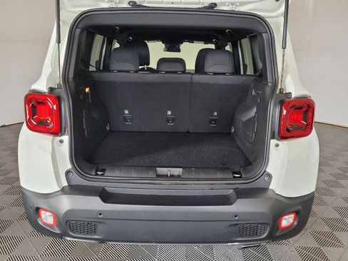 Used 2021 Jeep Renegade Latitude w/ Luxury Group II AWD/4WD image 29