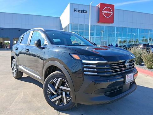 New 2026 Nissan Kicks SV image 1