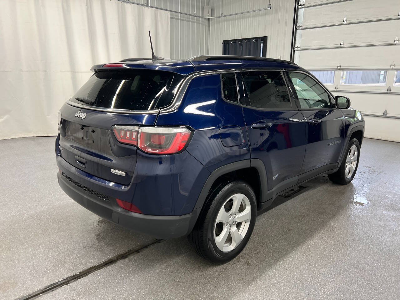 Used 2019 Jeep Compass Latitude w/ Popular Equipment Group AWD/4WD image 4