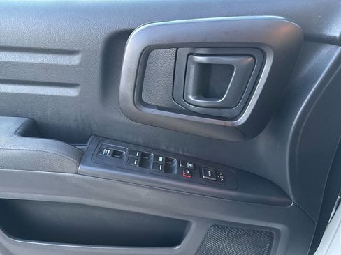 Used 2014 Honda Ridgeline Sport image 11