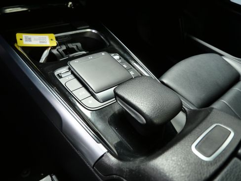 Certified 2021 Mercedes-Benz GLB 250 4MATIC image 21