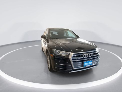Used 2019 Audi Q5 2.0T Premium w/ Convenience Package AWD/4WD image 4