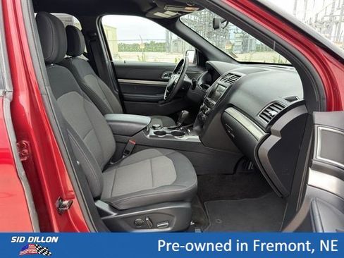 Used 2018 Ford Explorer XLT w/ Equipment Group 201A AWD/4WD image 13