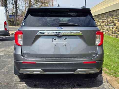 Used 2022 Ford Explorer XLT w/ Equipment Group 202A image 10