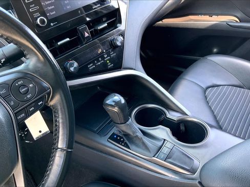 Used 2023 Toyota Camry SE FWD image 16