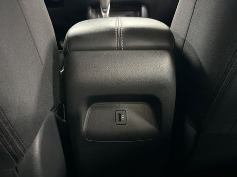 Used 2025 Nissan Sentra SV FWD image 34