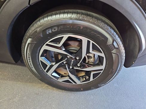 Used 2024 Kia Sportage LX FWD image 28