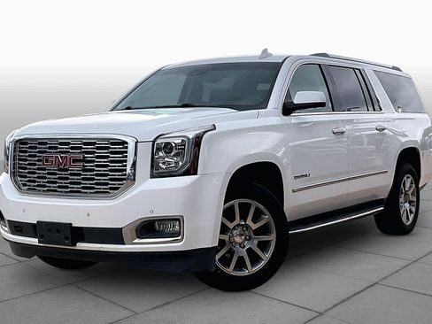 Used 2018 GMC Yukon XL Denali image 2
