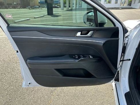 Used 2021 Kia K5 LX FWD image 11