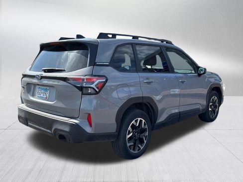 Used 2025 Subaru Forester Premium AWD/4WD image 10