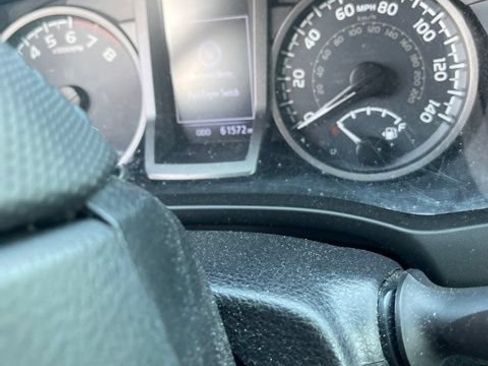 Used 2019 Toyota Tacoma TRD Sport RWD image 3