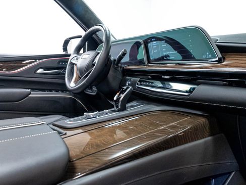 Used 2024 Cadillac Escalade Sport Platinum AWD/4WD image 25