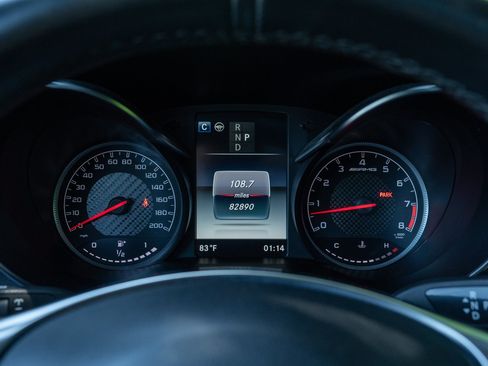 Used 2019 Mercedes-Benz GLC 63 AMG 4MATIC image 19