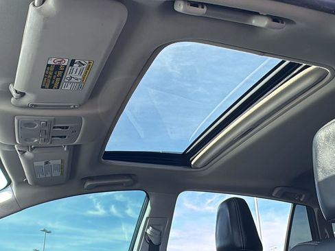 Used 2014 Toyota RAV4 Limited image 25