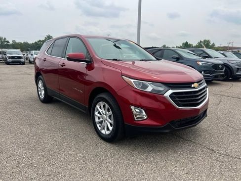 Used 2019 Chevrolet Equinox LT w/ Driver Convenience Package AWD/4WD image 3