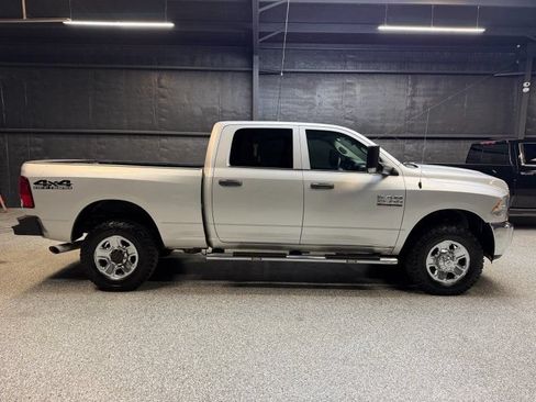 Used 2018 RAM 2500 Tradesman w/ Chrome Appearance Group AWD/4WD image 4