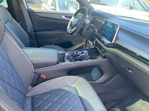 New 2026 Volkswagen Atlas Cross Sport SEL Premium R-Line image 12