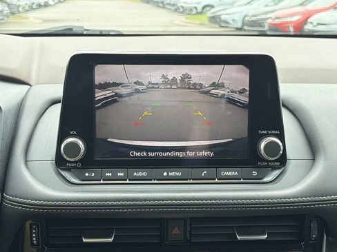 Used 2022 Nissan Rogue SV FWD image 27