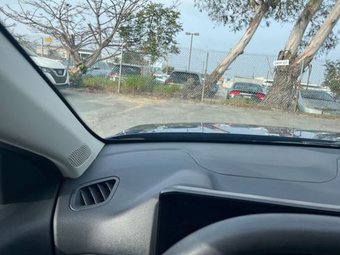 Used 2025 Kia K4 LXS image 35