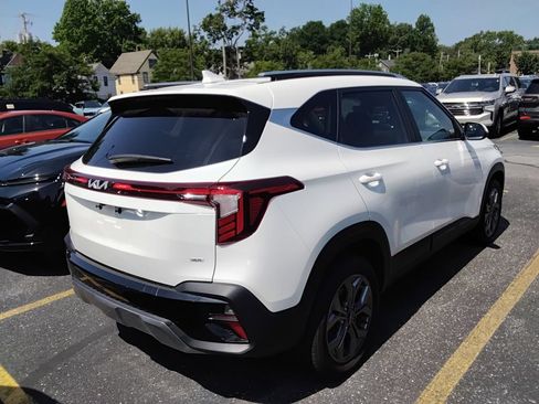 Used 2024 Kia Seltos S AWD/4WD image 7