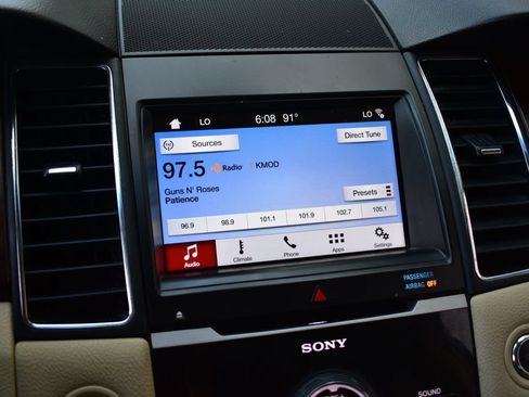Used 2017 Ford Taurus Limited FWD image 41