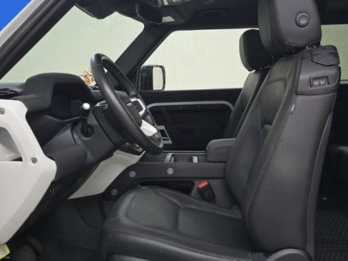 Used 2023 Land Rover Defender 90 SE image 6