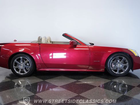 Used 2005 Cadillac XLR image 14