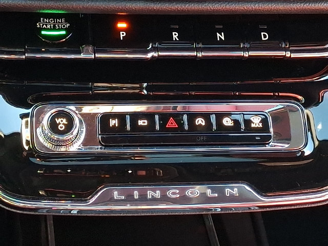 Certified 2025 Lincoln Corsair Reserve AWD/4WD image 23