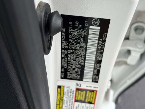 Used 2024 Lexus ES 300h Ultra Luxury image 32