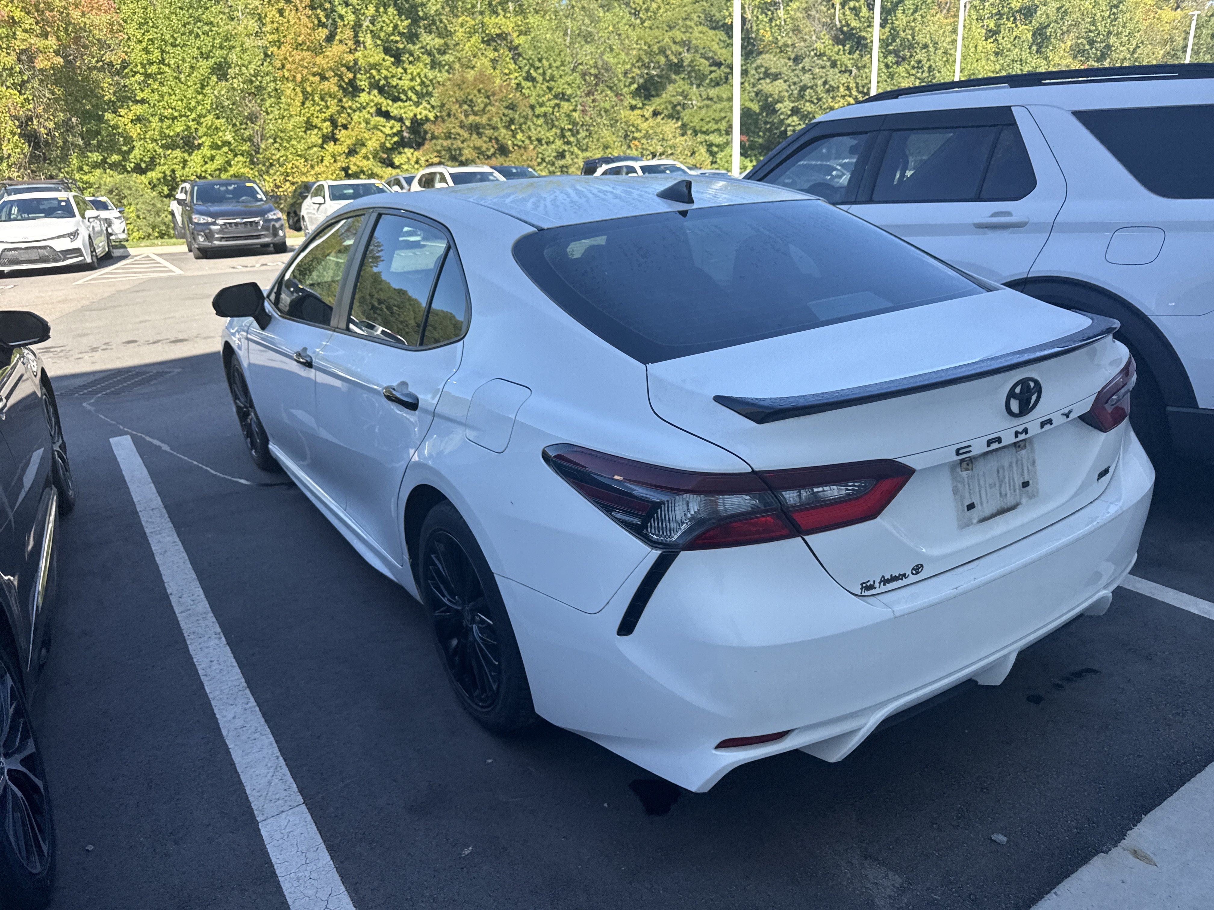 Used 2022 Toyota Camry SE w/ Convenience Package FWD image 10
