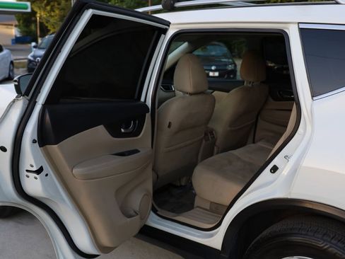 Used 2014 Nissan Rogue SV AWD/4WD image 16