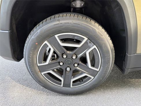 New 2026 Jeep Cherokee Laredo AWD/4WD image 16