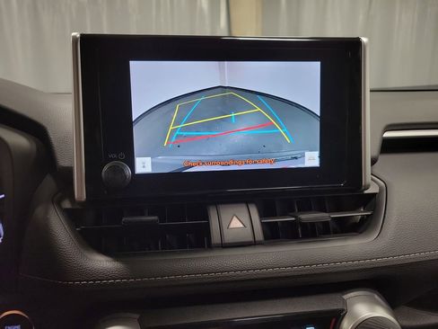 Used 2023 Toyota RAV4 XLE AWD/4WD image 17