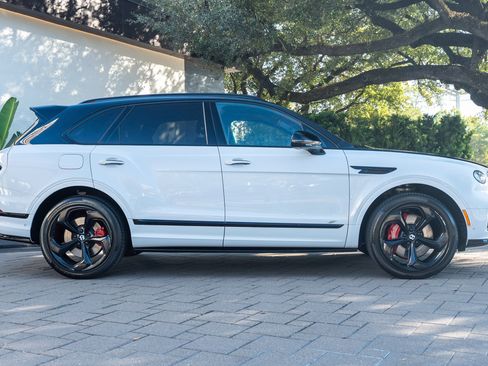 Used 2023 Bentley Bentayga image 5