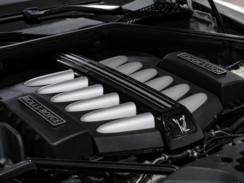 Used 2016 Rolls-Royce Wraith RWD image 41