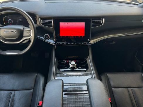 Used 2022 Jeep Wagoneer Series III RWD image 16