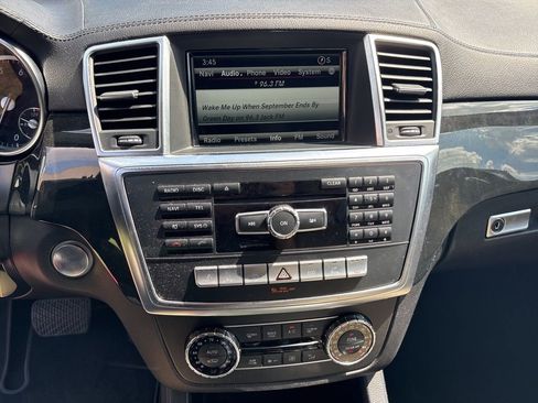 Used 2016 Mercedes-Benz GL 450 4MATIC image 17