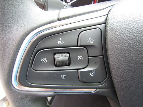 Used 2023 Buick Envision Essence AWD/4WD image 9