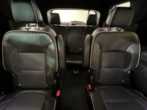 Used 2023 Chevrolet Traverse Premier AWD/4WD image 26