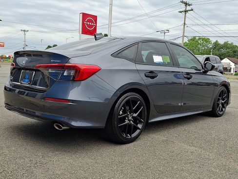 Used 2023 Honda Civic Sport image 4