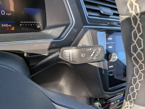 Certified 2023 Volkswagen Tiguan SE FWD image 28