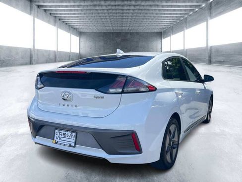 Used 2022 Hyundai Ioniq SEL FWD image 4