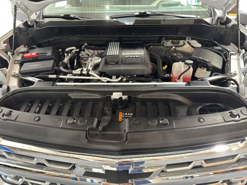 Used 2025 Chevrolet Silverado 1500 LTZ AWD/4WD image 41