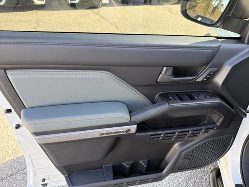 Certified 2025 Toyota 4Runner Trailhunter image 21