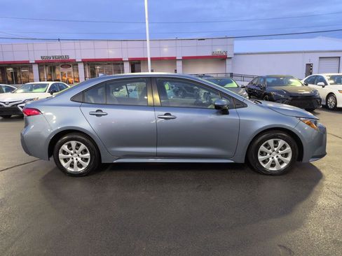 Used 2022 Toyota Corolla LE image 6