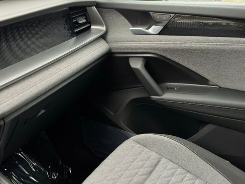 New 2026 Volkswagen Tiguan S image 32