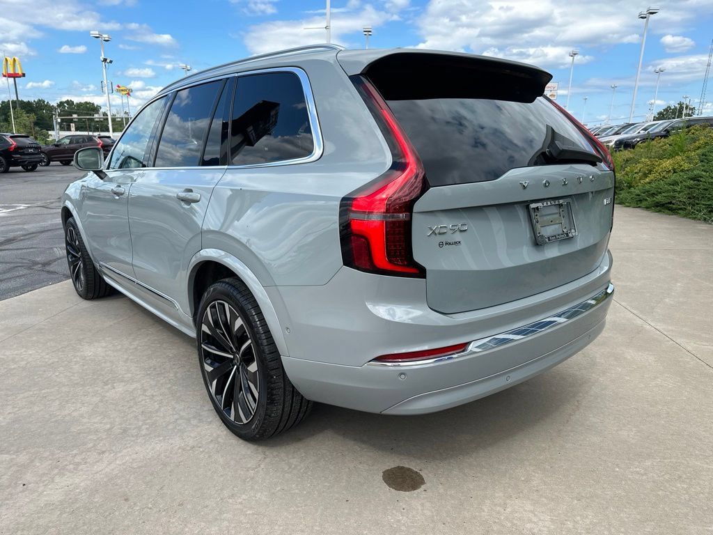 Certified 2026 Volvo XC90 B6 Plus AWD/4WD image 7